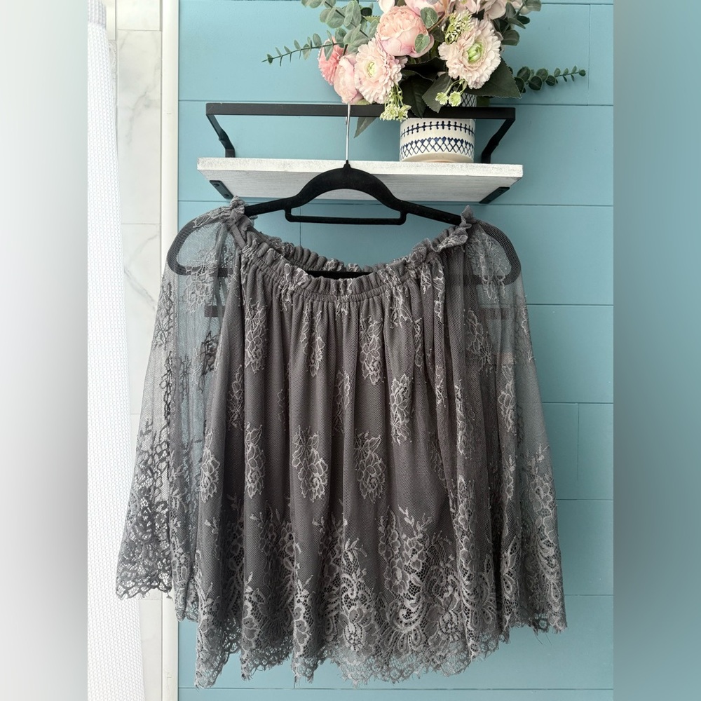 She + Sky Gray Lace Off Shoulder Blouse Size L Boho Romantic Top